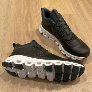 On Running Cloud Hi Waterproof Fir/Umber, Men’s 10 - NEW, Without Box